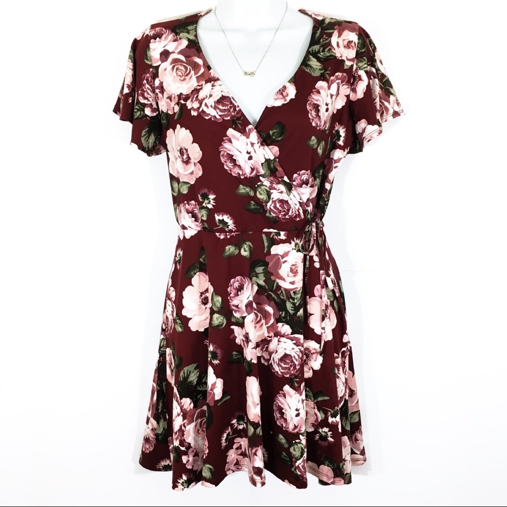 BCX Wrap Dress - Wine/Burgundy Floral pattern - M